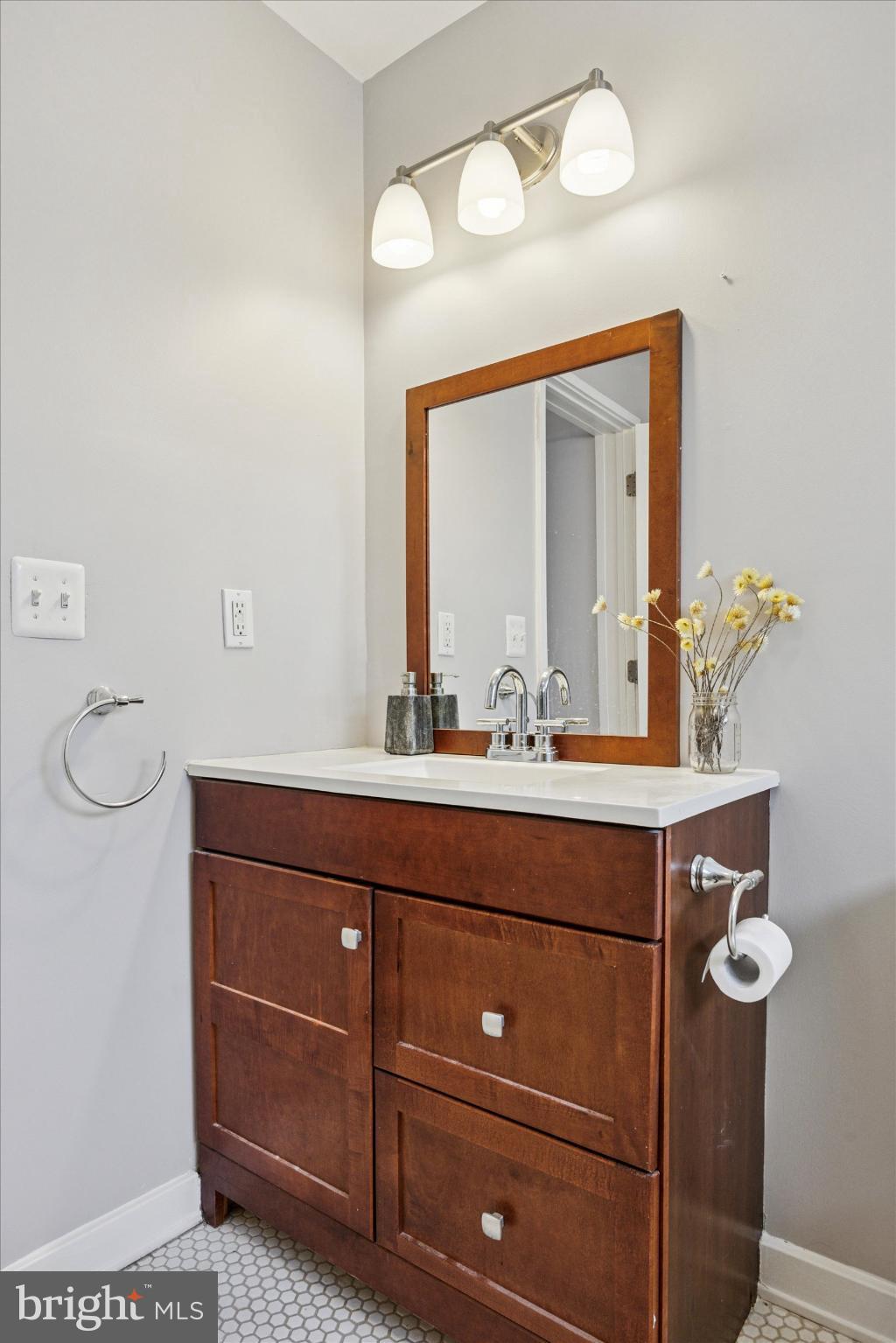 EAST KENSINGTON - Residential