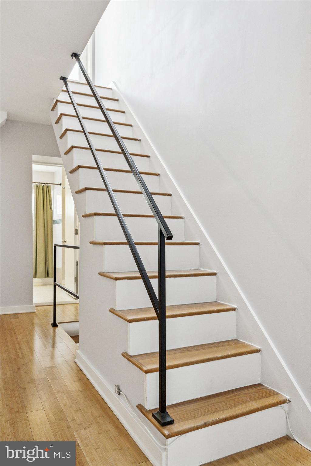 EAST KENSINGTON - Residential