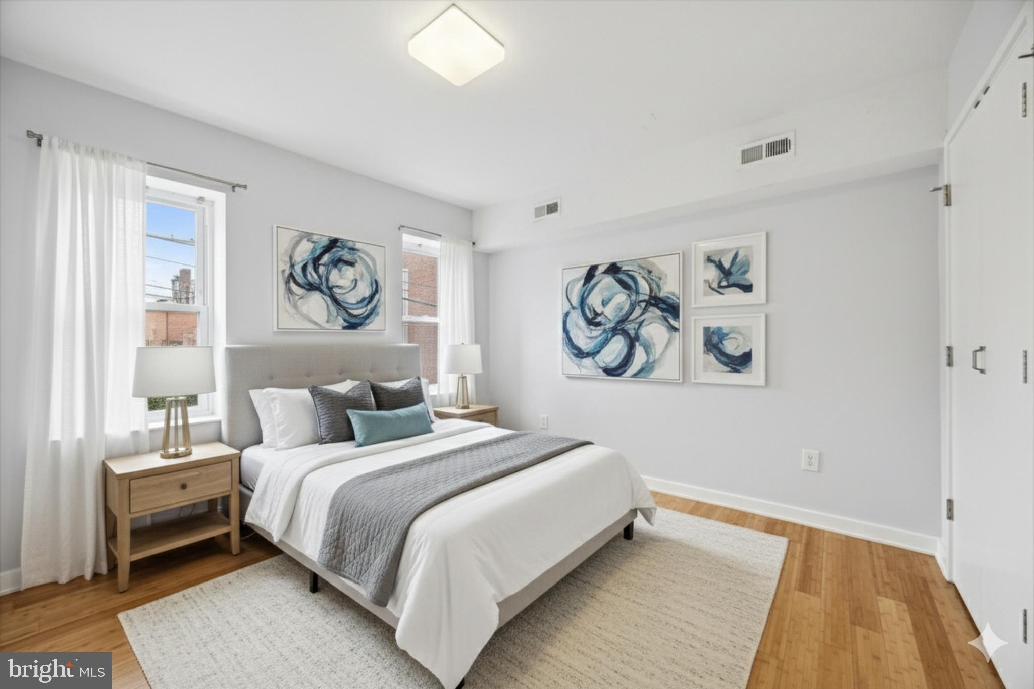 EAST KENSINGTON - Residential