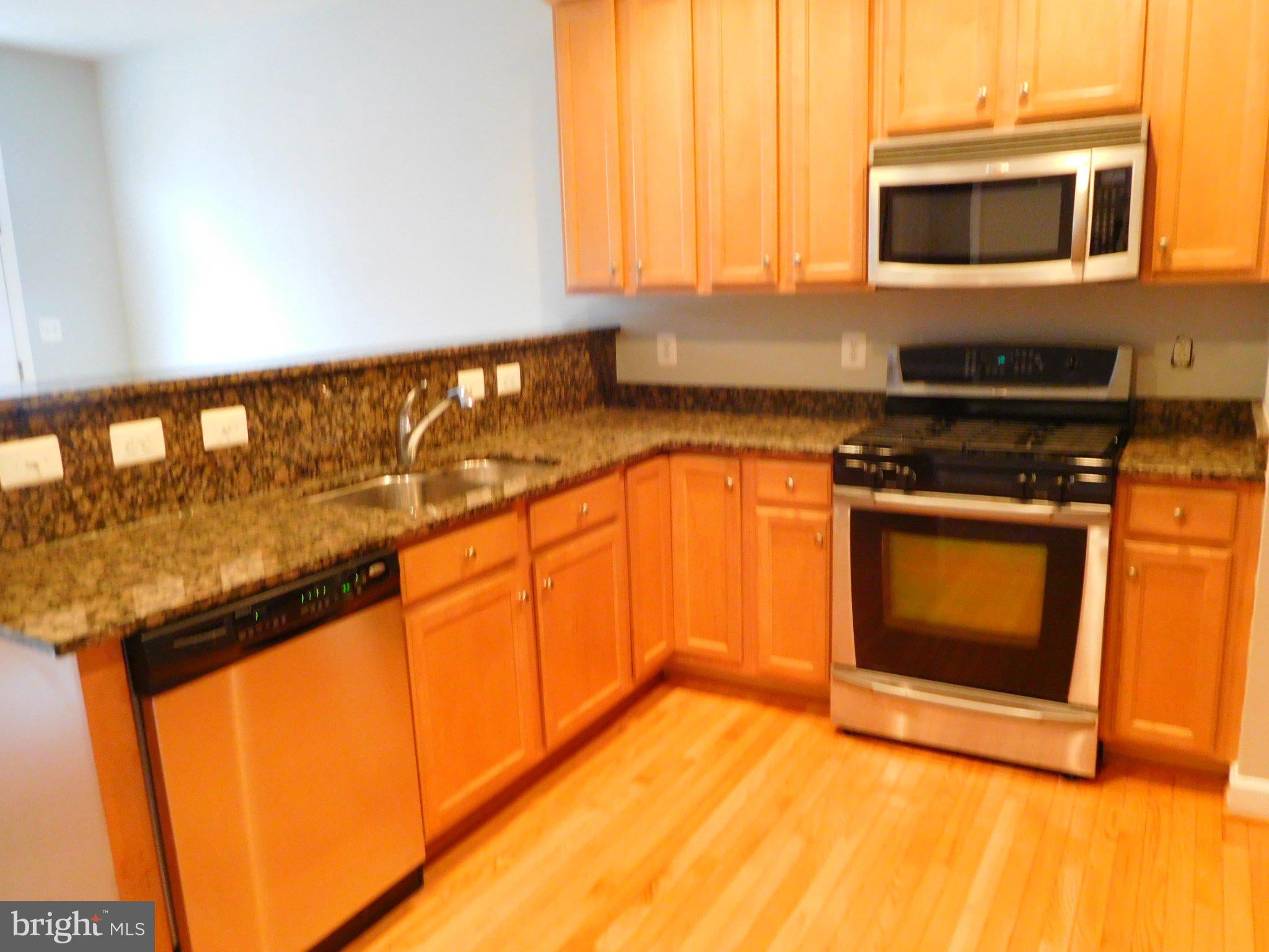 4302 TALMADGE CIRCLE