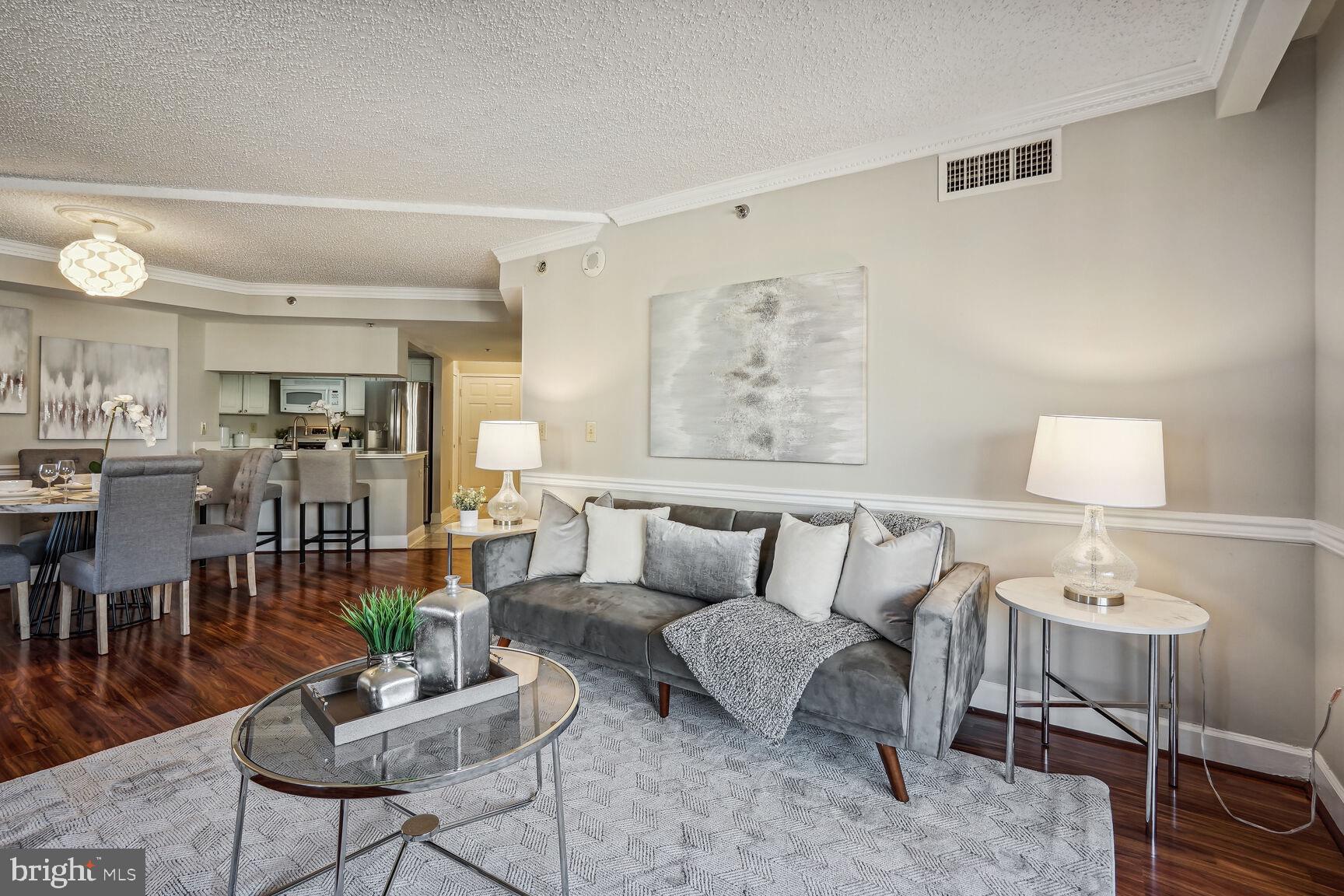 THE WILLIAMSBURG - Residential