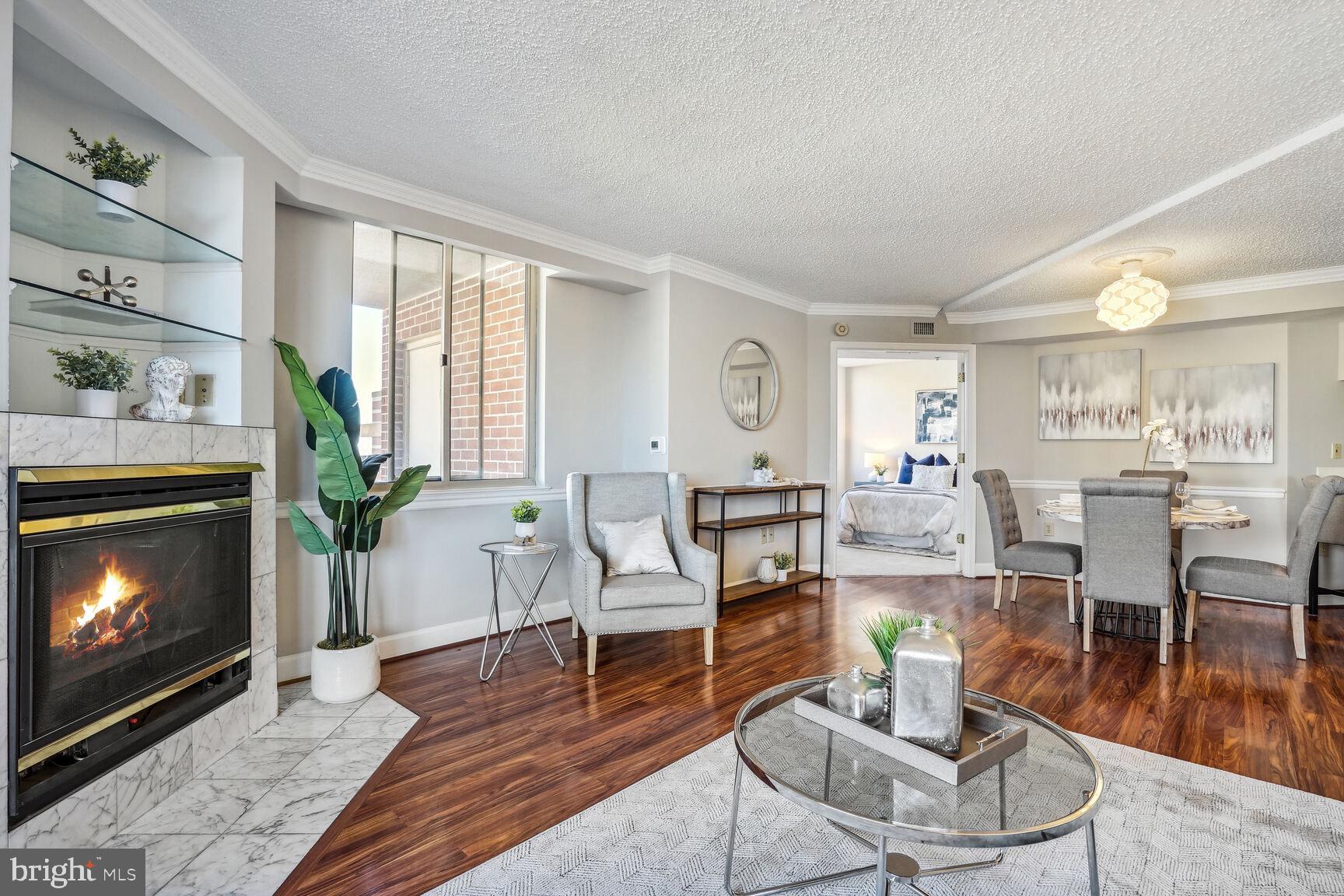 THE WILLIAMSBURG - Residential