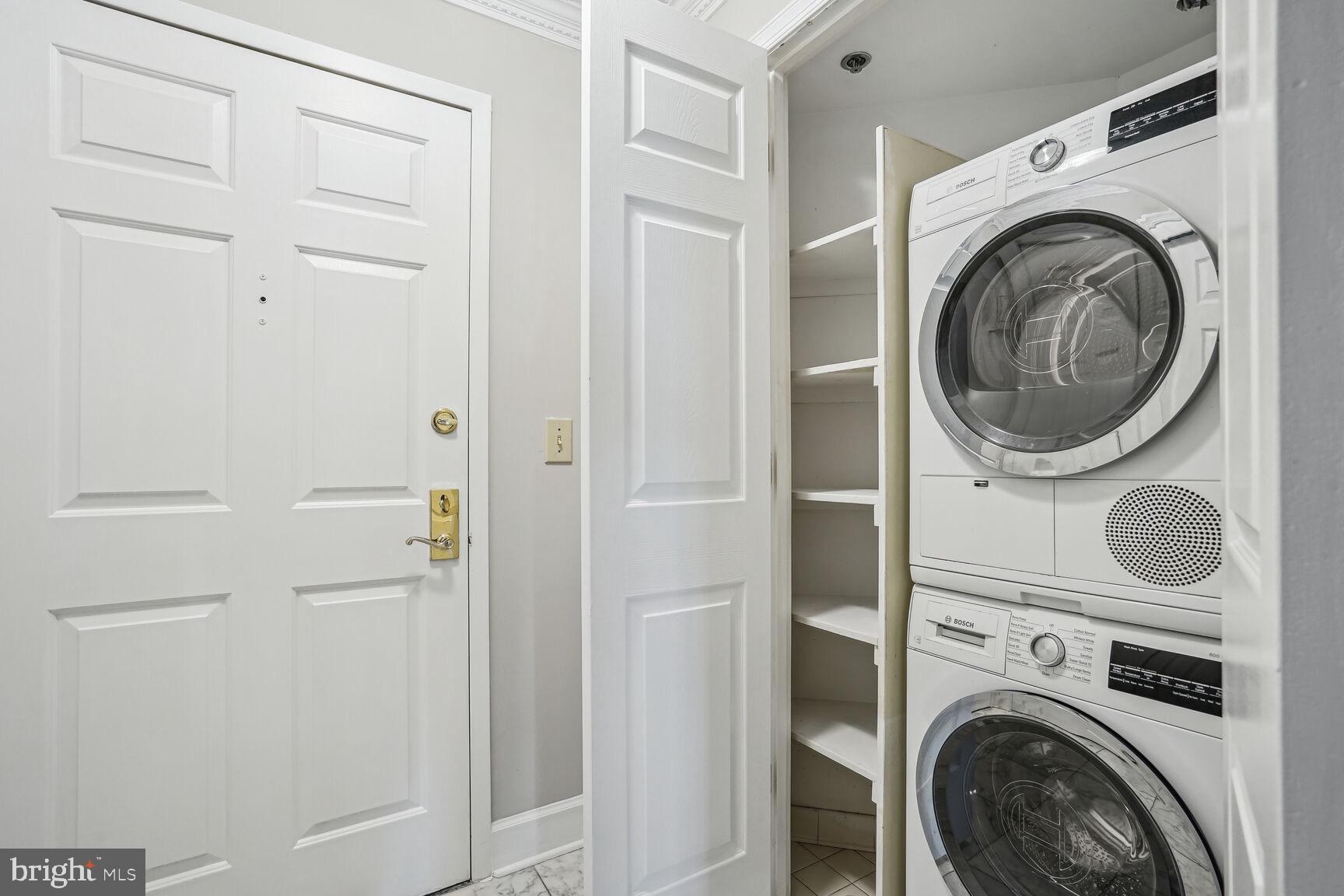 THE WILLIAMSBURG - Residential