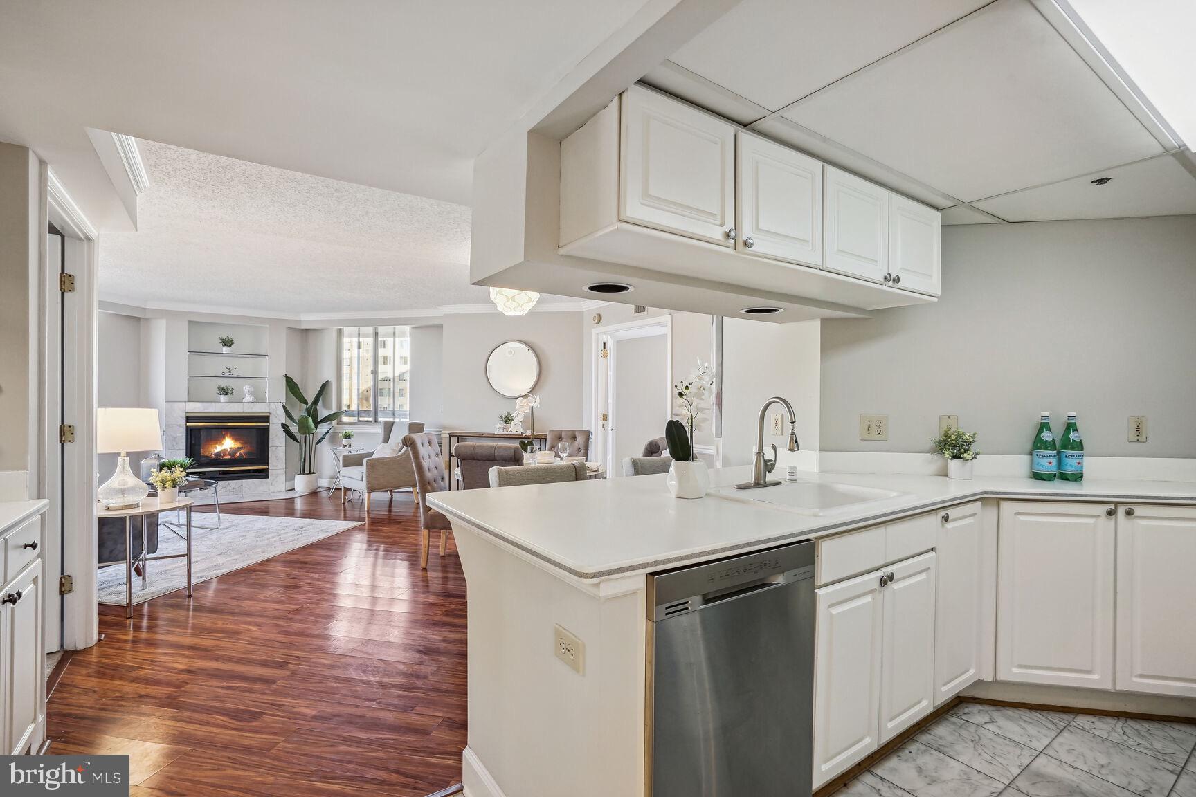 THE WILLIAMSBURG - Residential