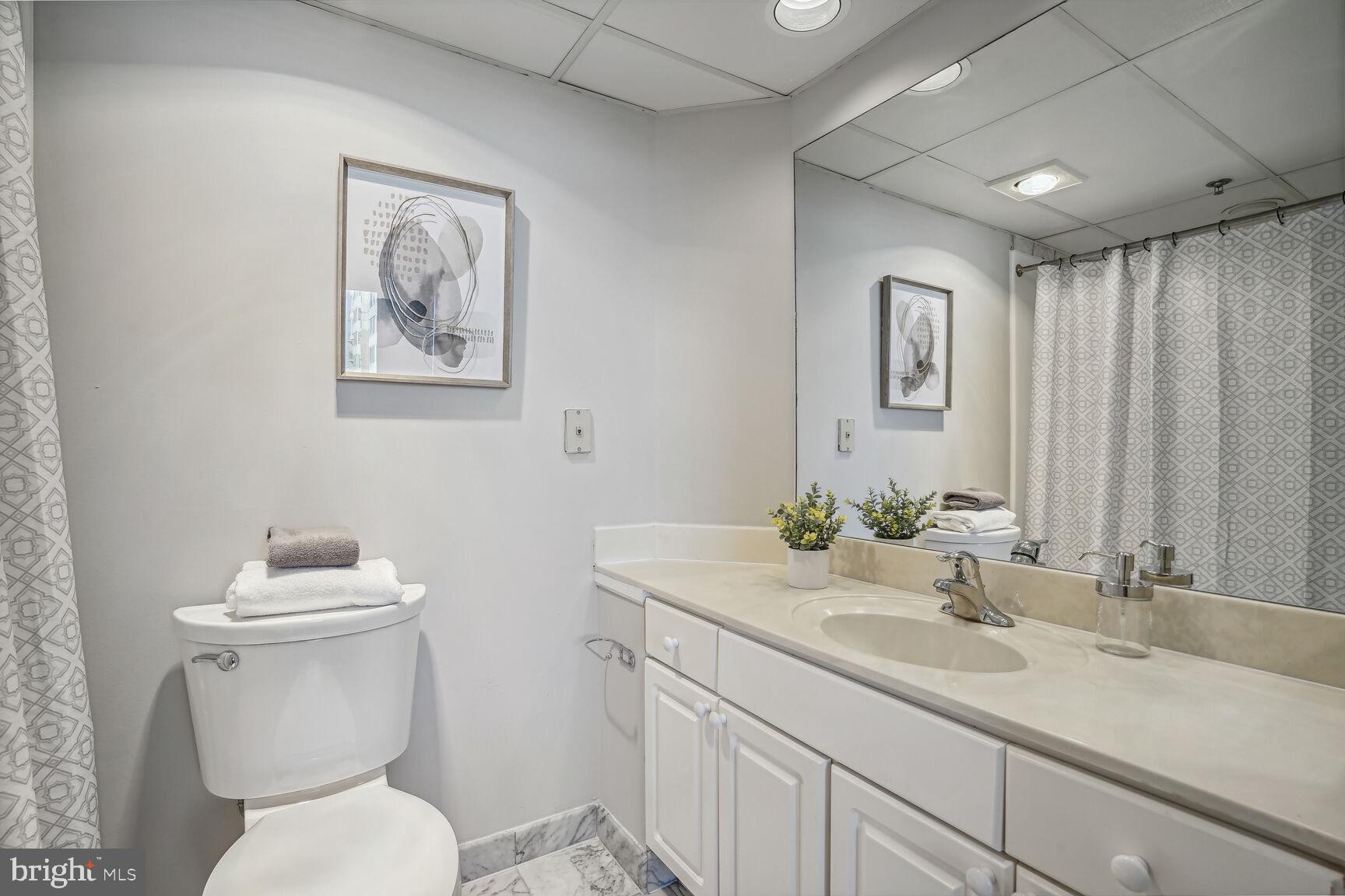 THE WILLIAMSBURG - Residential