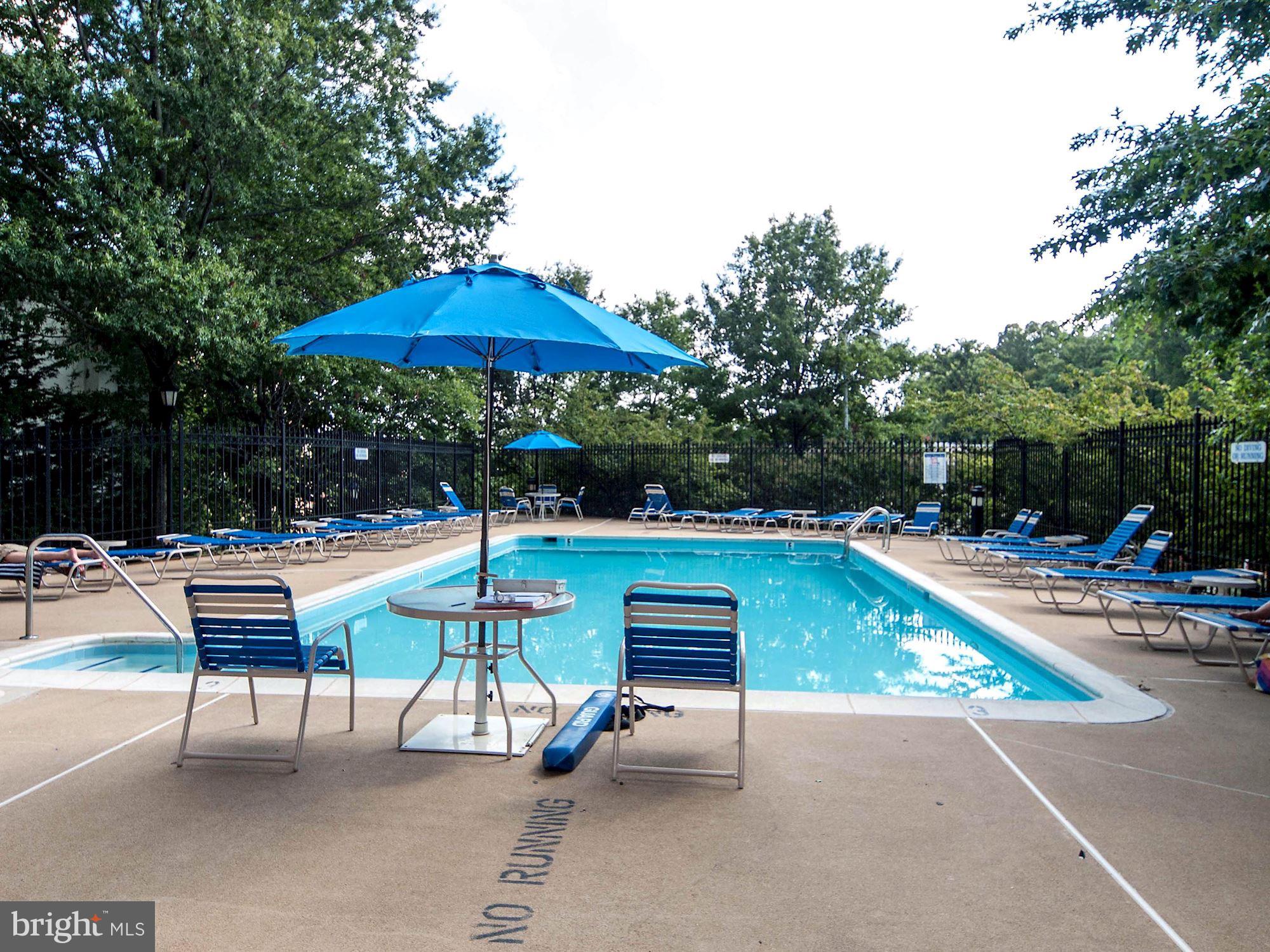 THE WILLIAMSBURG - Residential