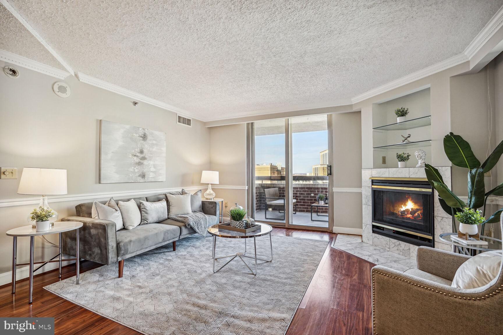 THE WILLIAMSBURG - Residential