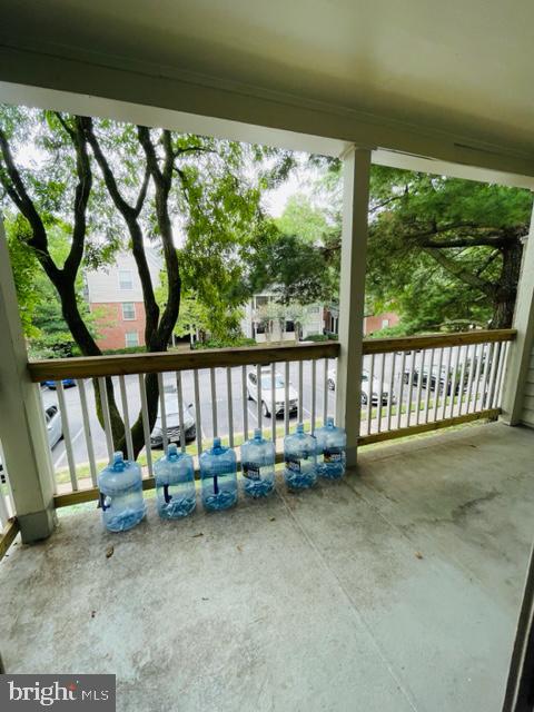 PENDERBROOK SQUARE CONDOMINIUMS - Residential Lease