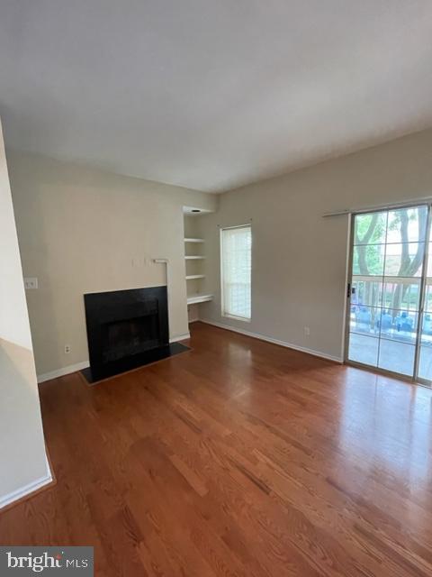 PENDERBROOK SQUARE CONDOMINIUMS - Residential Lease