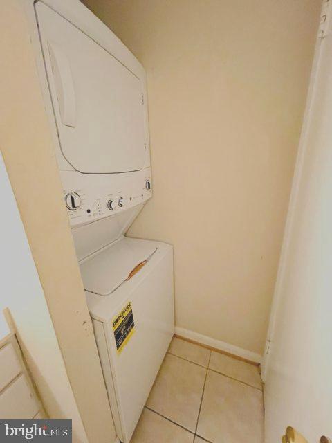 PENDERBROOK SQUARE CONDOMINIUMS - Residential Lease