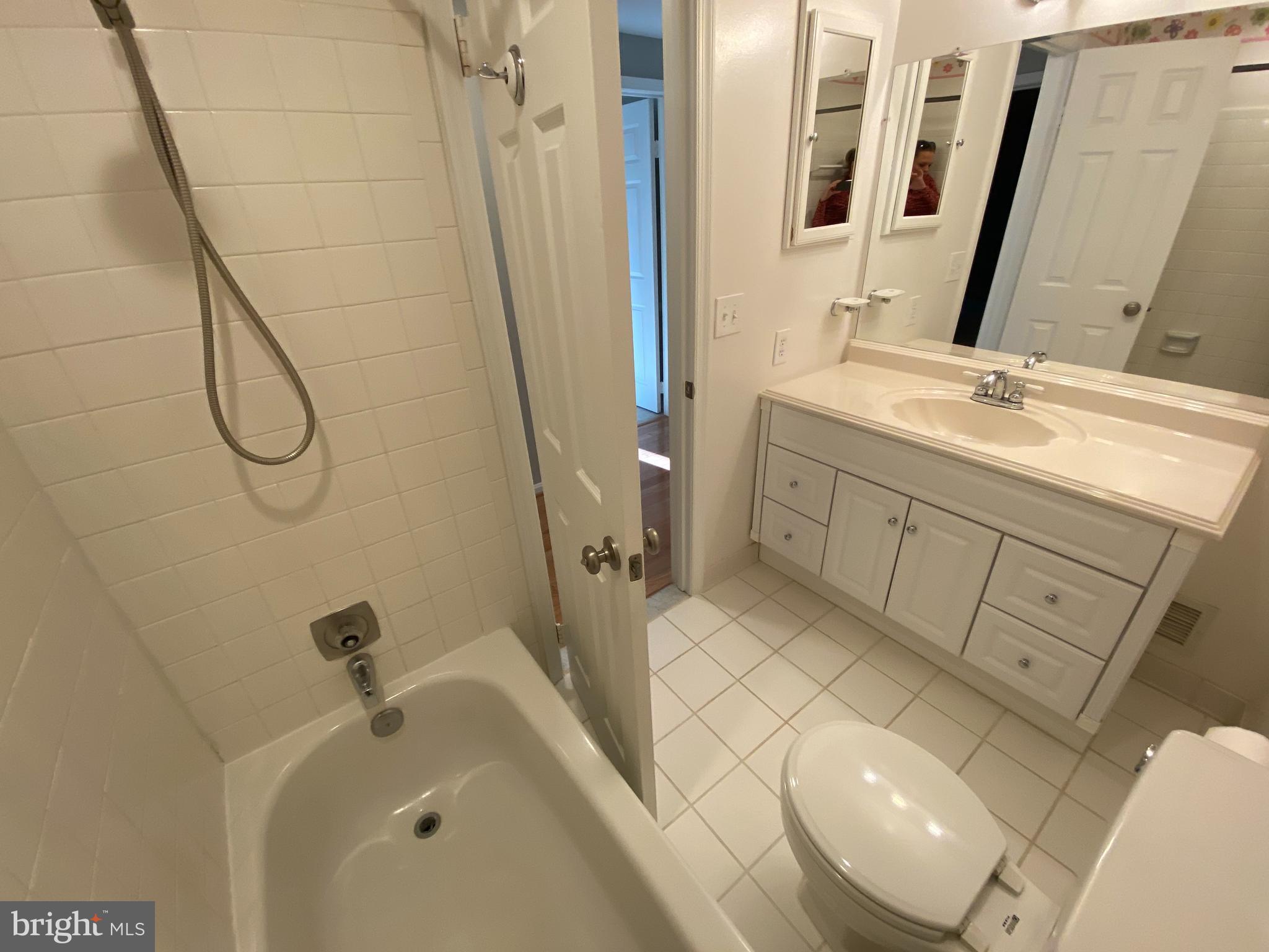 CARDINAL GLEN - Residential Lease