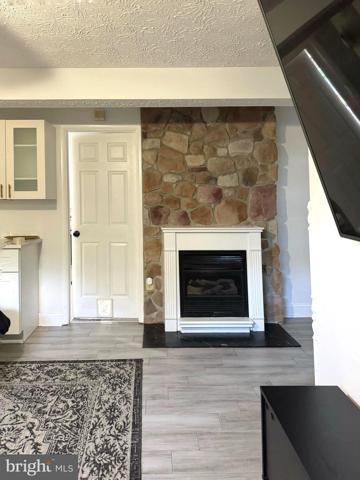 PLEASANT VALLEY - Residential Lease