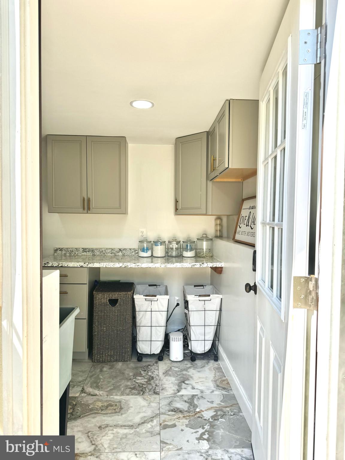 PLEASANT VALLEY - Residential Lease