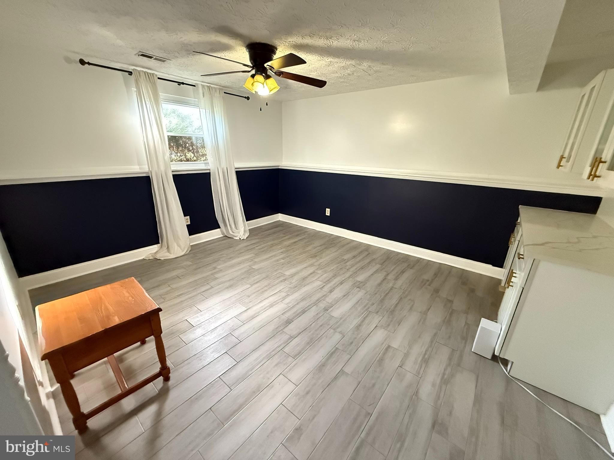 PLEASANT VALLEY - Residential Lease