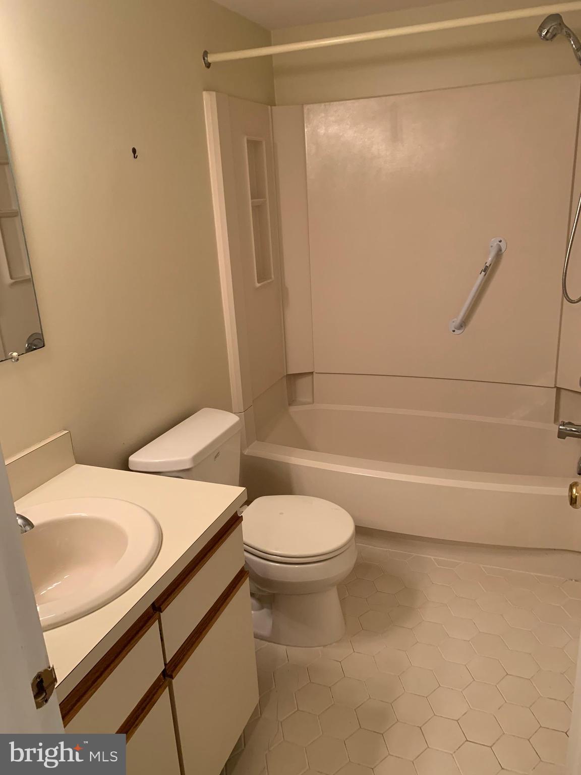 HAMPTON GREENS - Residential