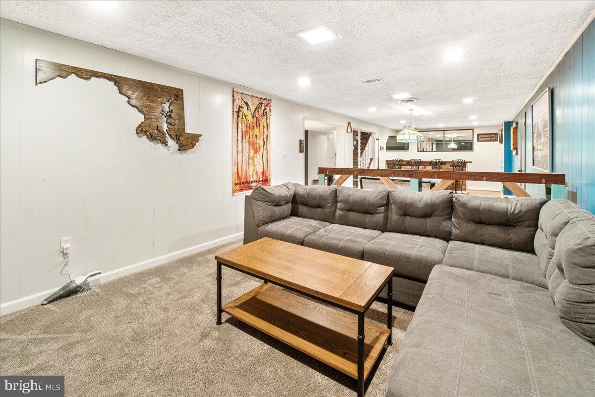 MYERSVILLE - Residential