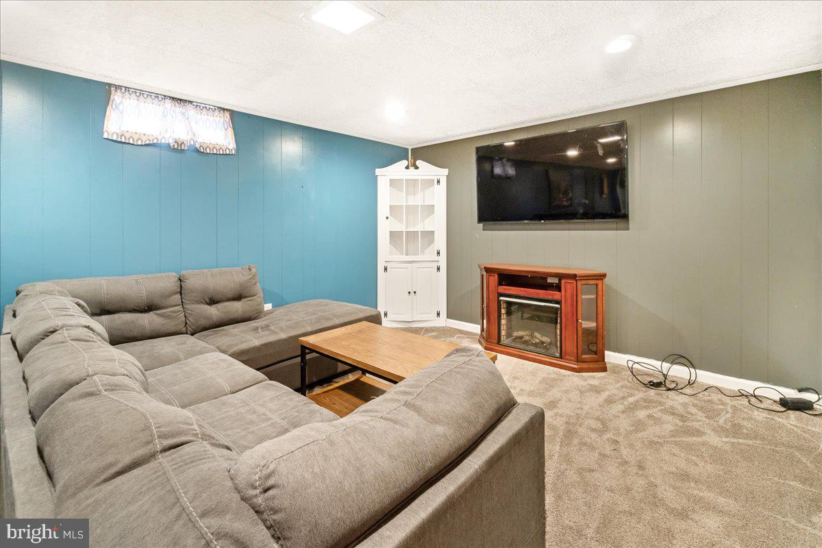 MYERSVILLE - Residential