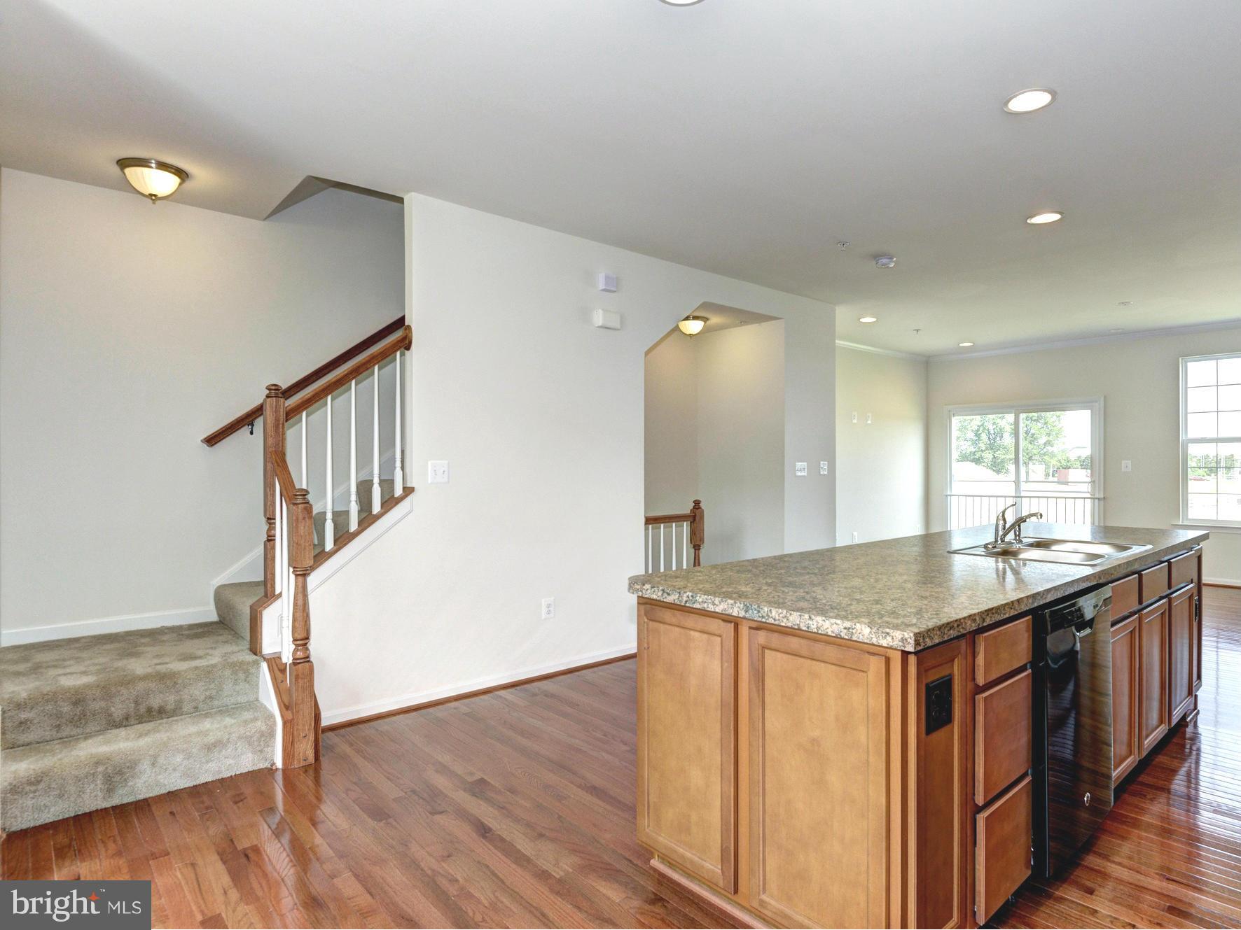 ADMIRALS LANDING - Residential