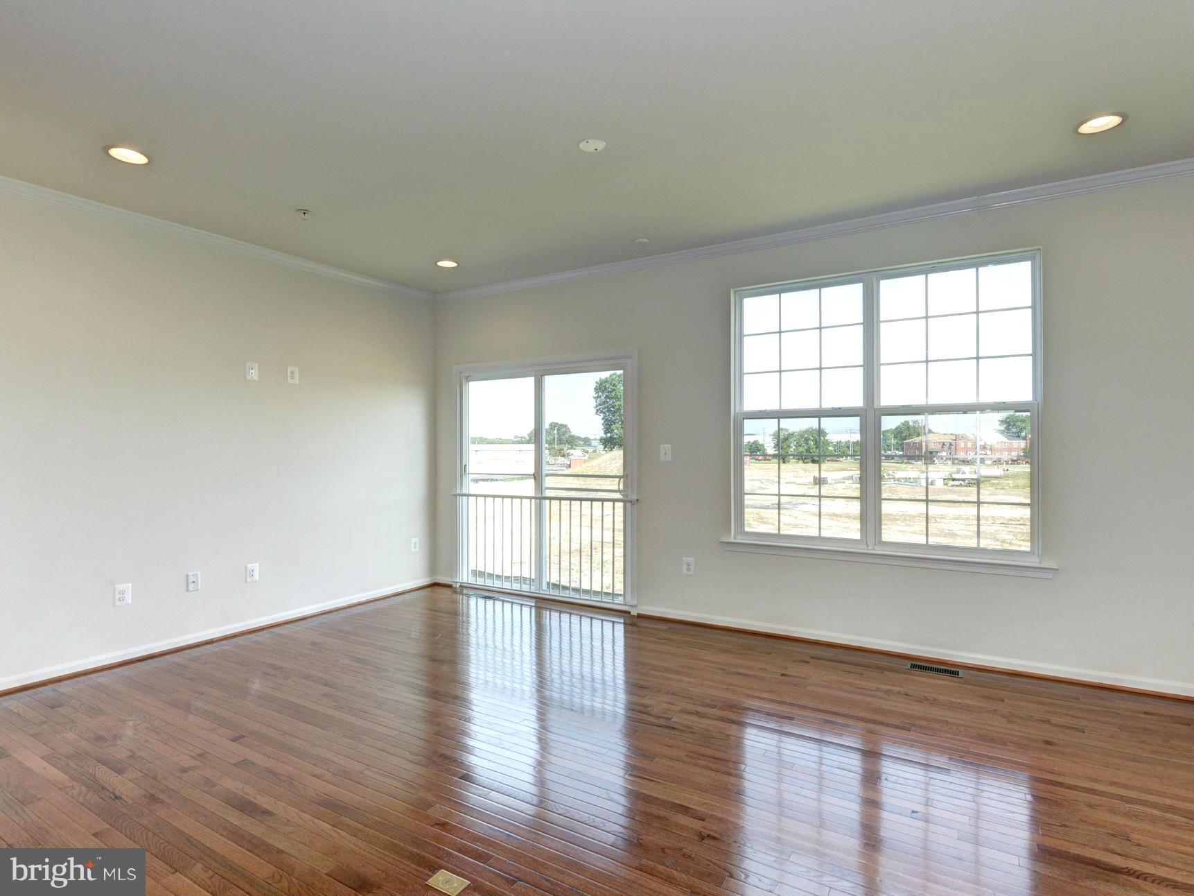 ADMIRALS LANDING - Residential