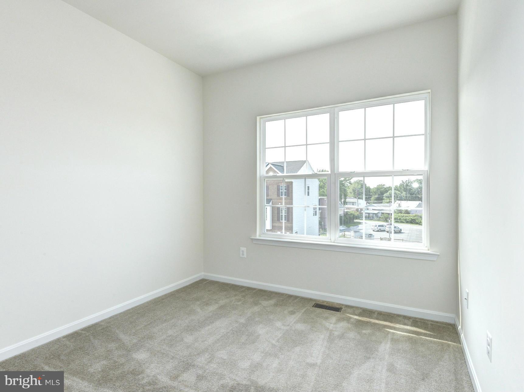 ADMIRALS LANDING - Residential