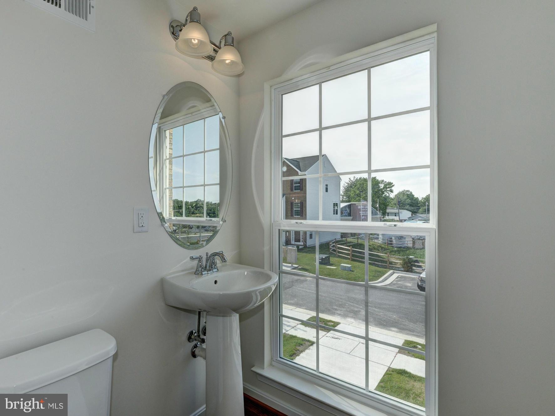 ADMIRALS LANDING - Residential