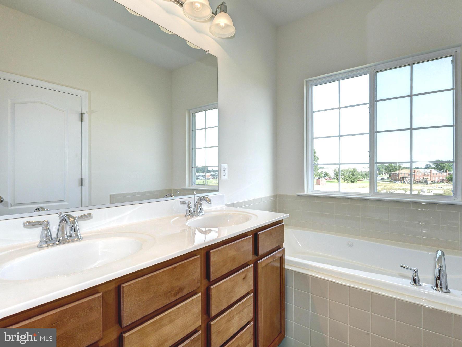 ADMIRALS LANDING - Residential