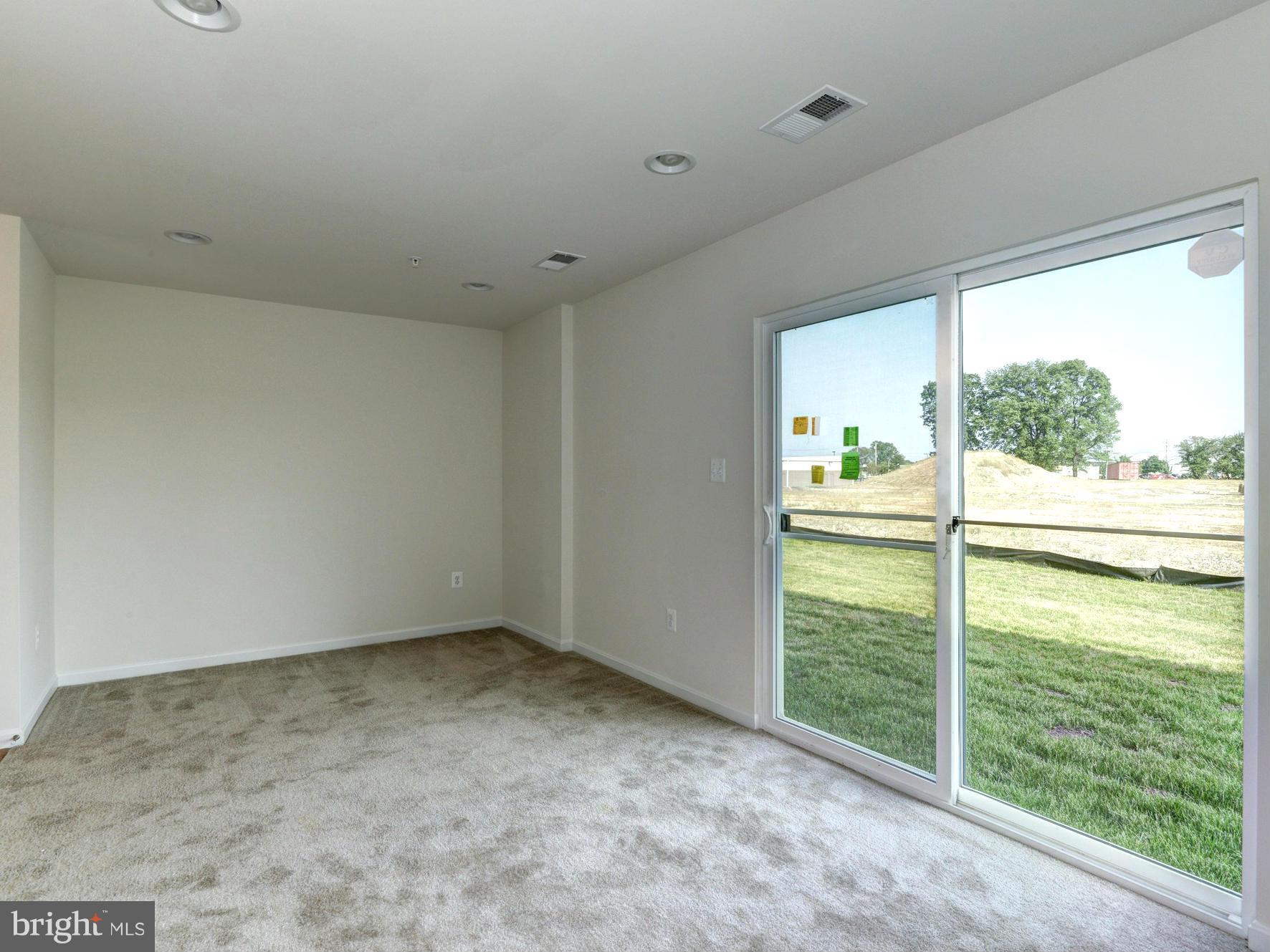 ADMIRALS LANDING - Residential