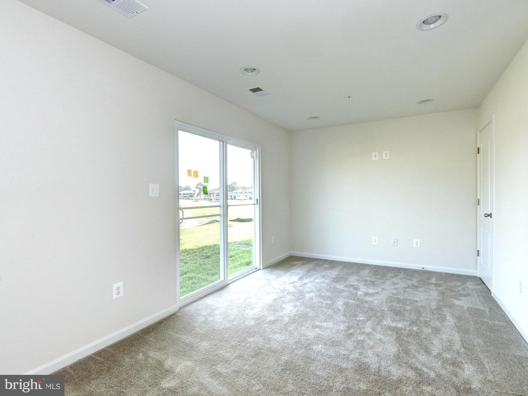 ADMIRALS LANDING - Residential