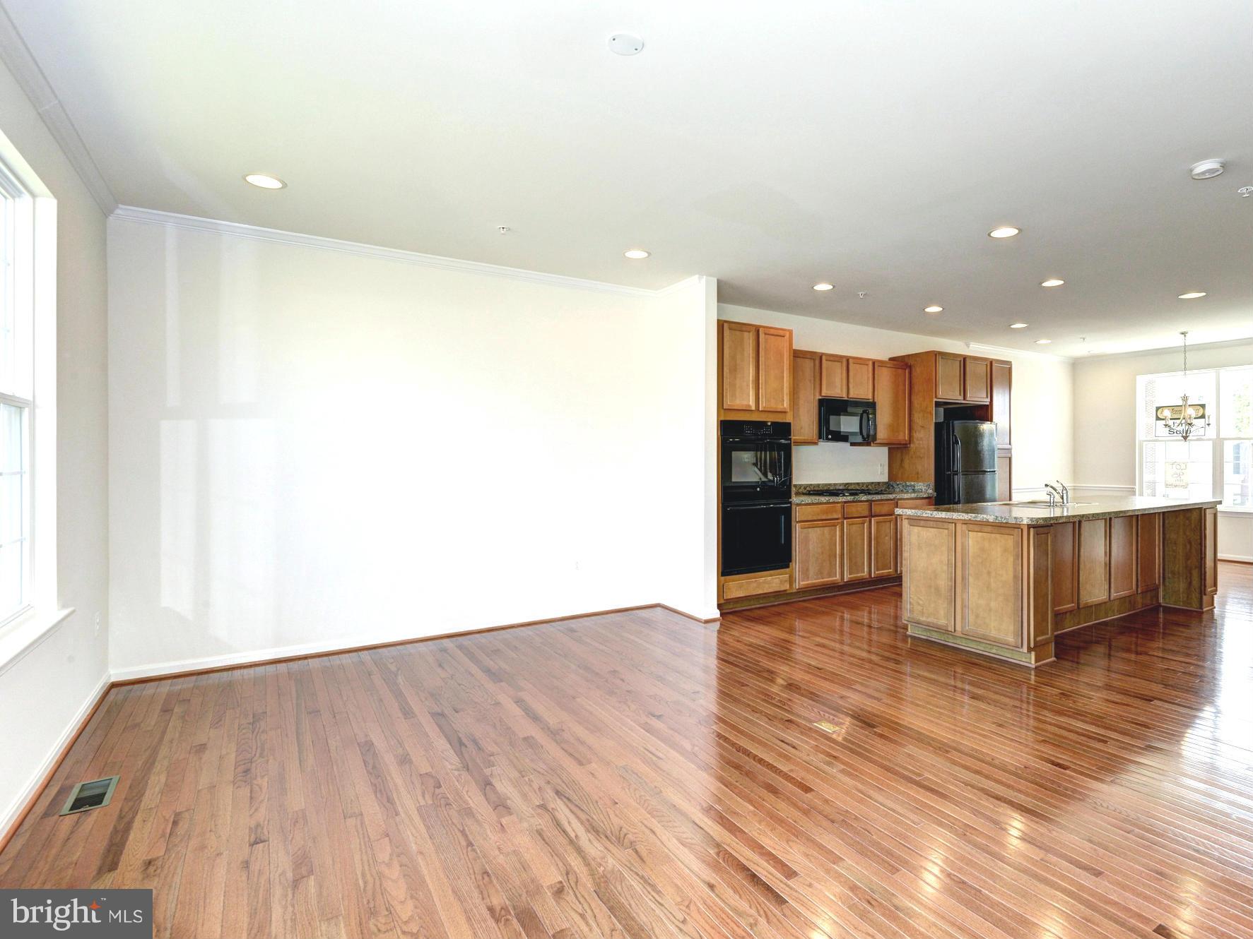 ADMIRALS LANDING - Residential