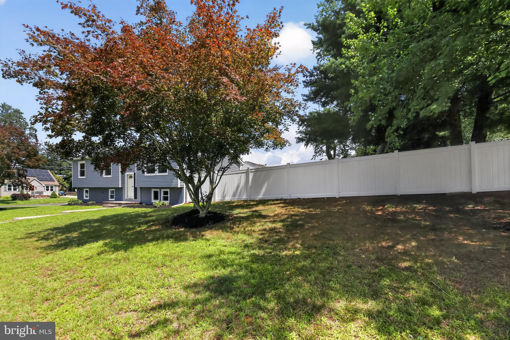 1569 W CHESTNUT AVENUE