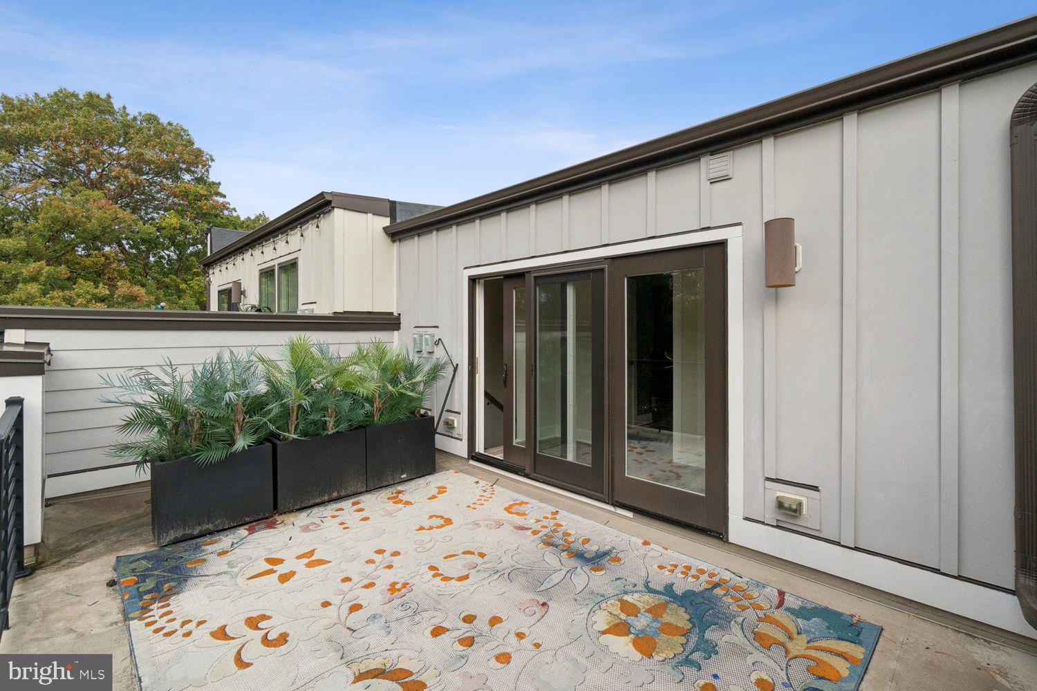 TALL OAKS - Residential Lease