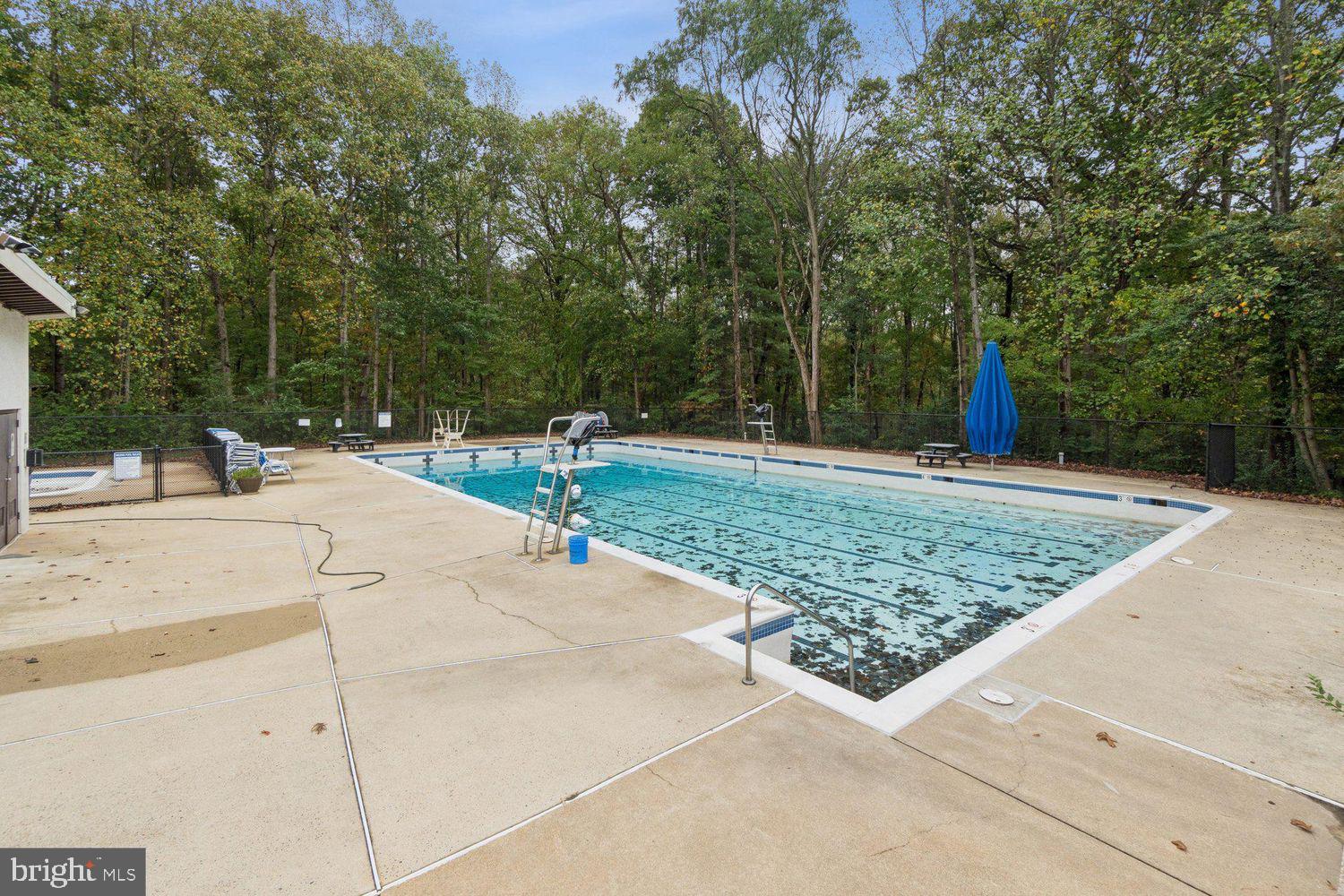 TALL OAKS - Residential Lease