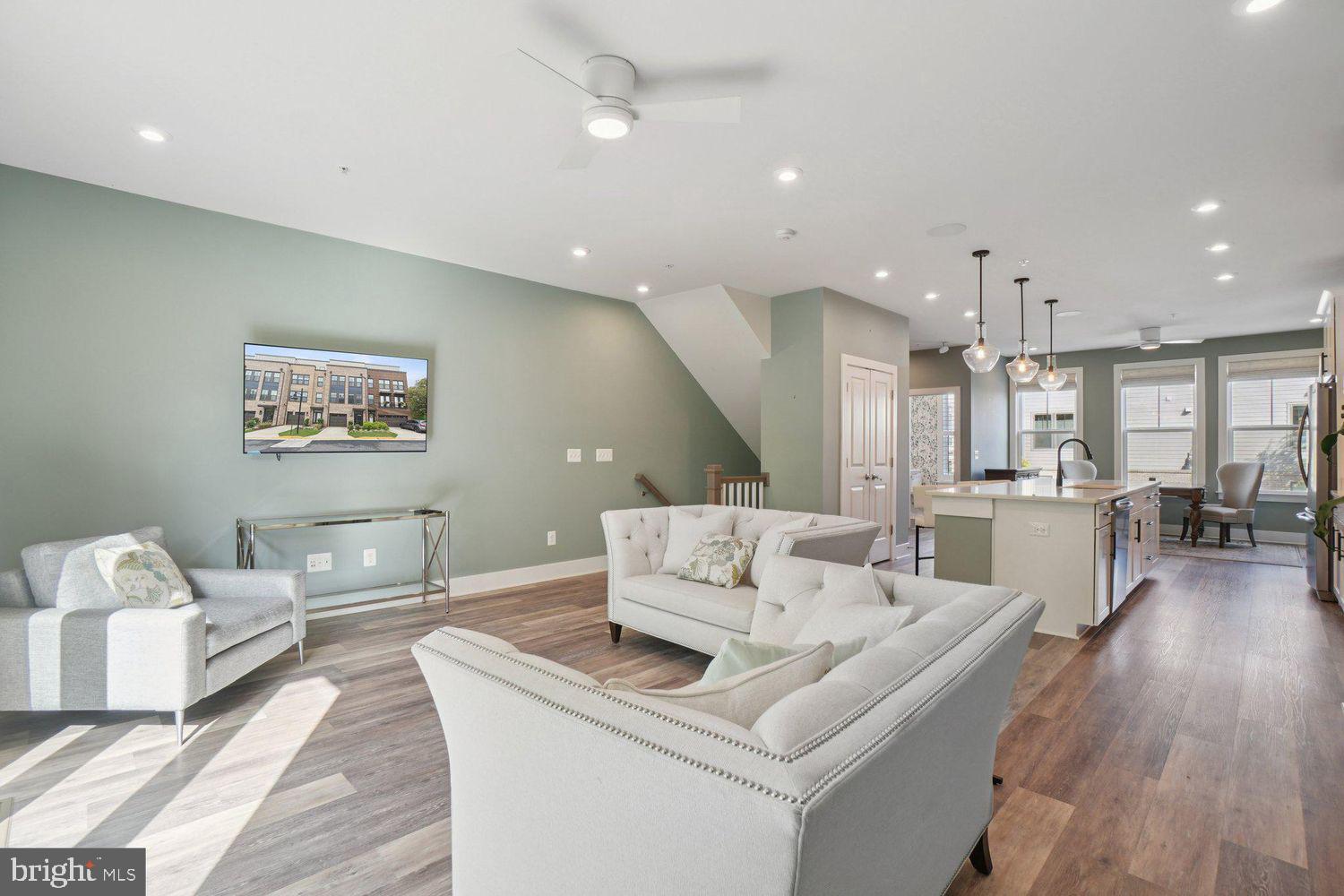 TALL OAKS - Residential Lease