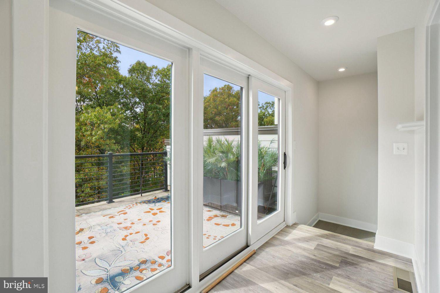 TALL OAKS - Residential Lease