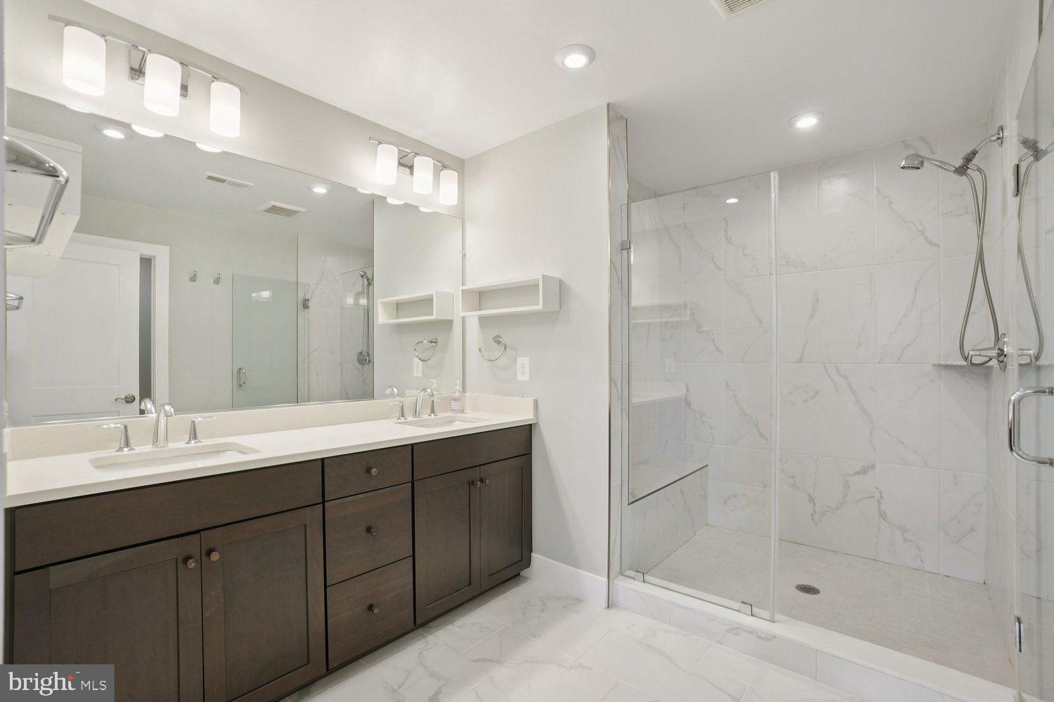 TALL OAKS - Residential Lease