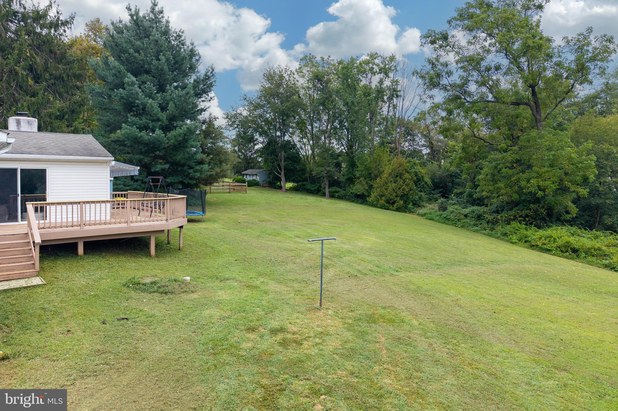 537 SCHOOLHOUSE ROAD