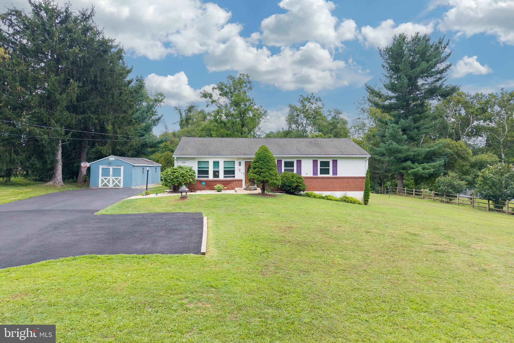 537 SCHOOLHOUSE ROAD