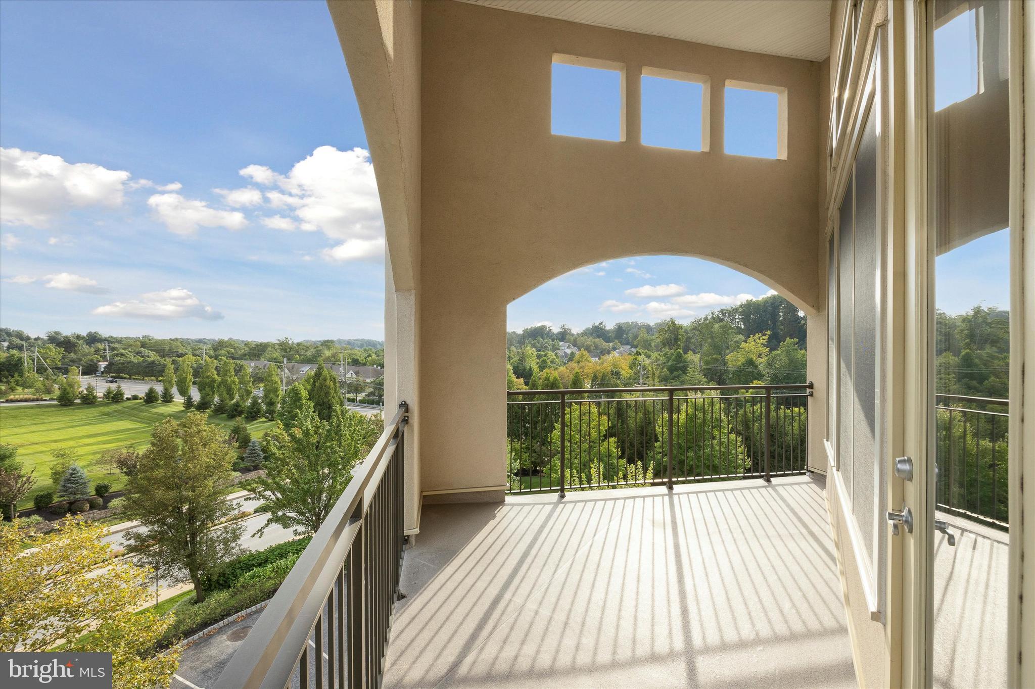 TERRAZZA NEWTOWN SQR - Residential