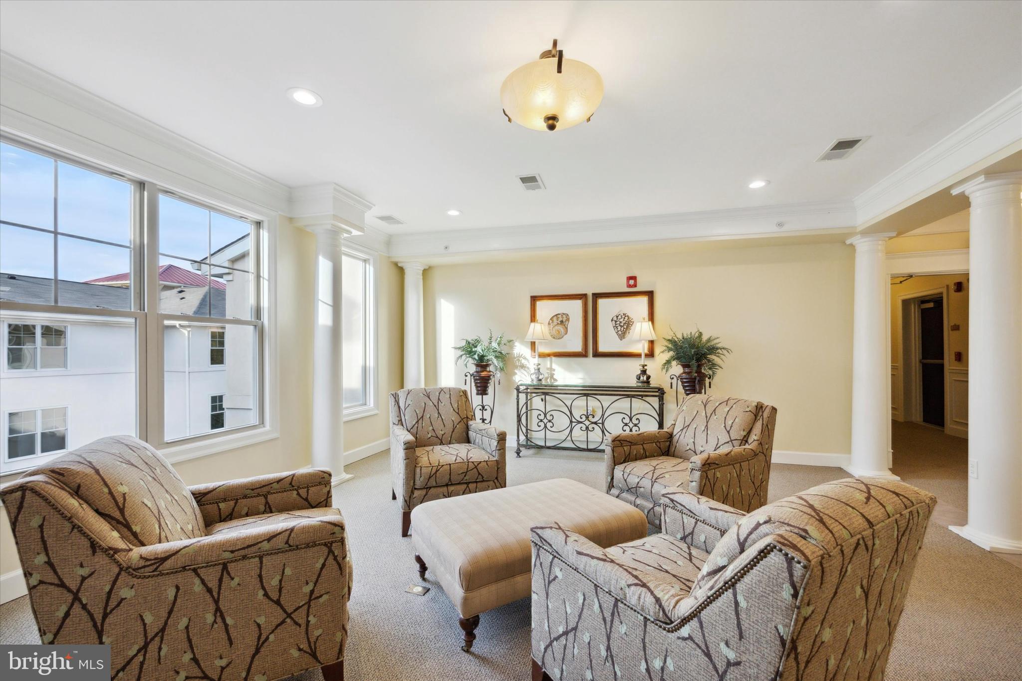 TERRAZZA NEWTOWN SQR - Residential