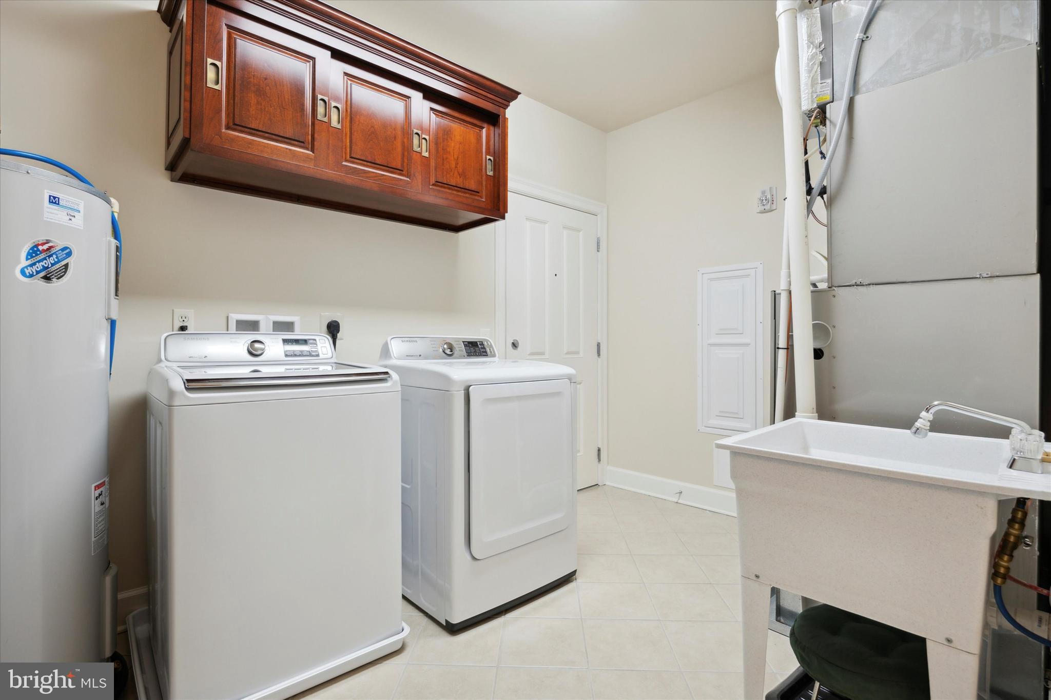 TERRAZZA NEWTOWN SQR - Residential