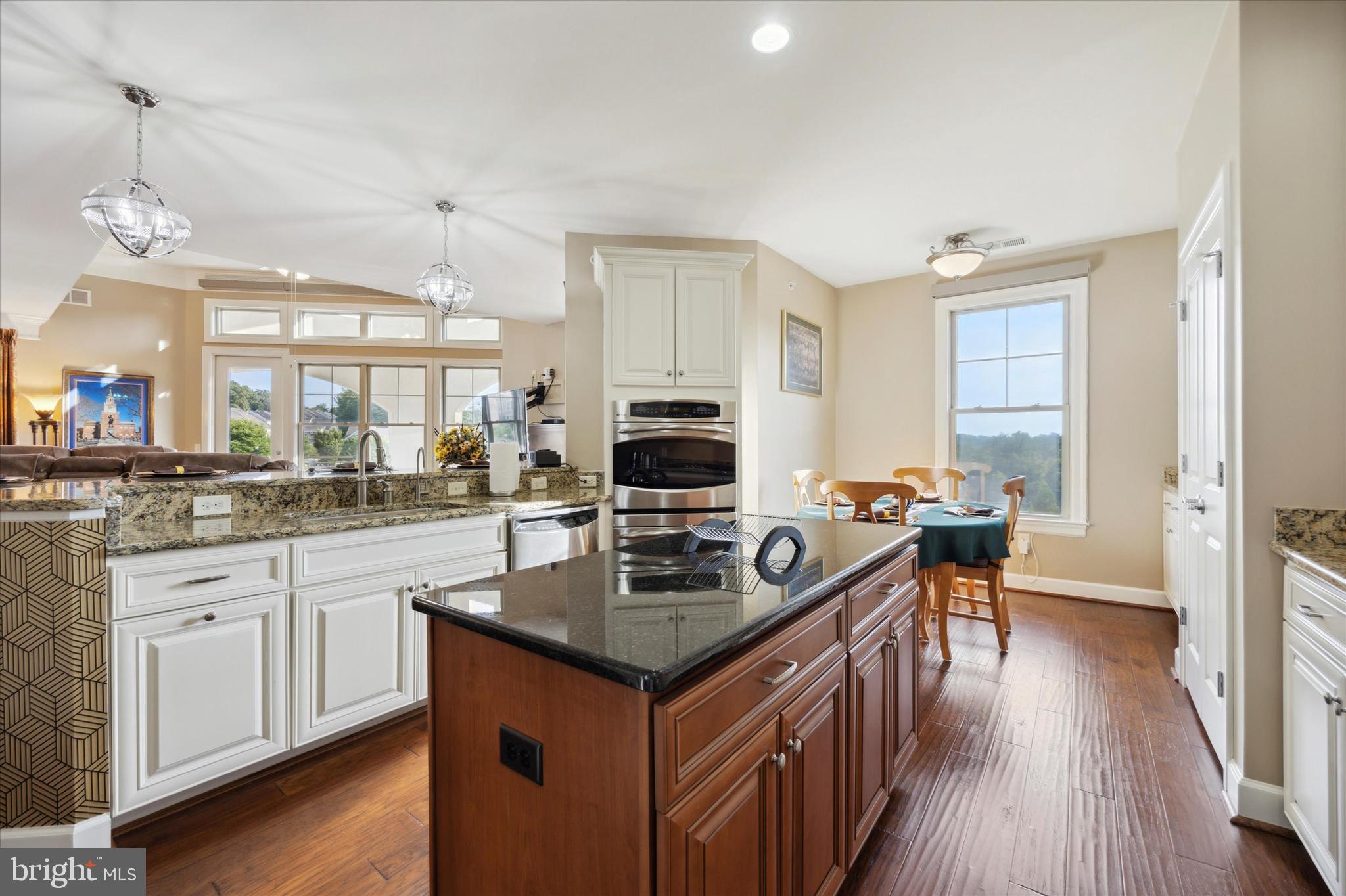 TERRAZZA NEWTOWN SQR - Residential