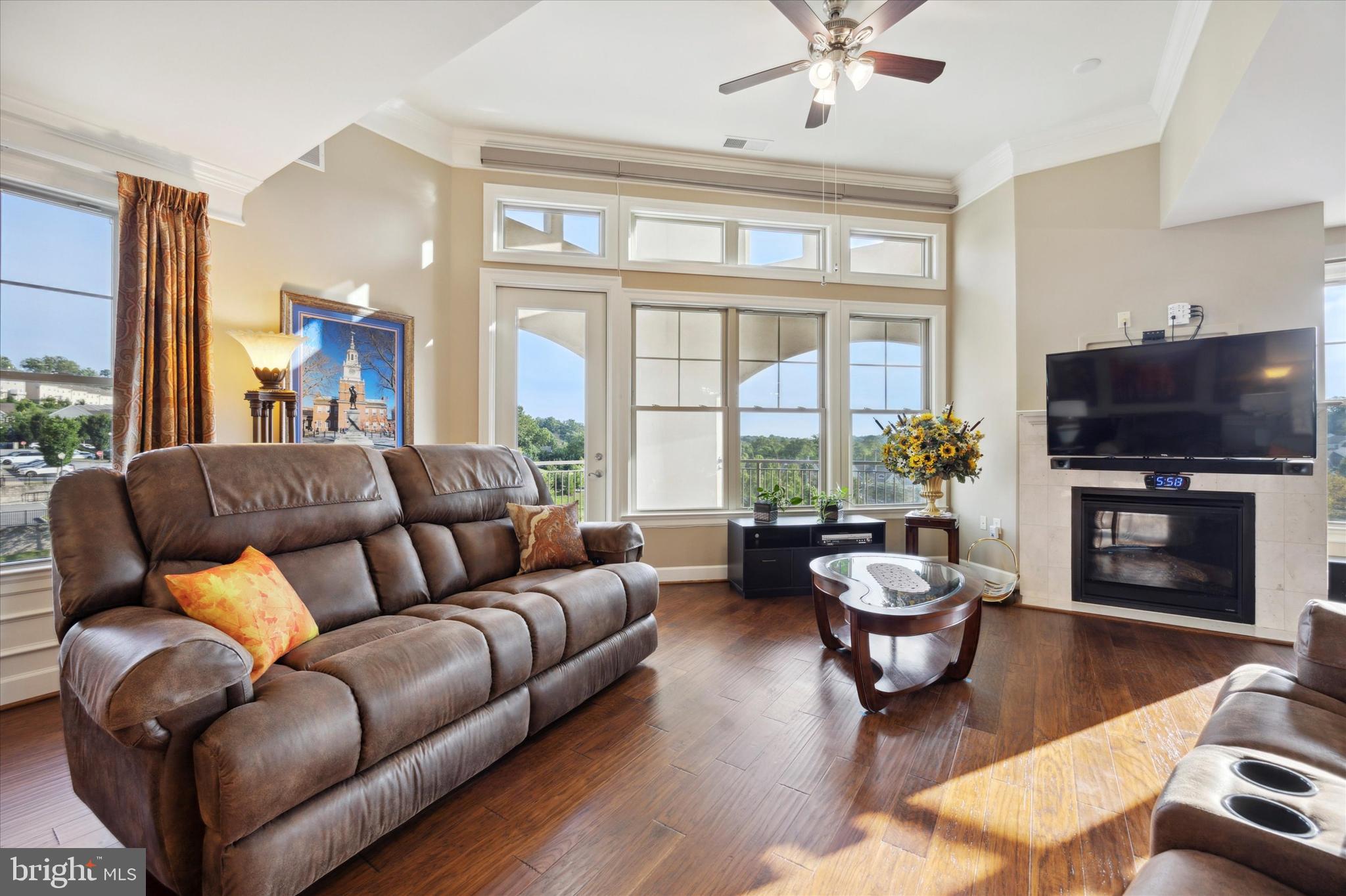 TERRAZZA NEWTOWN SQR - Residential