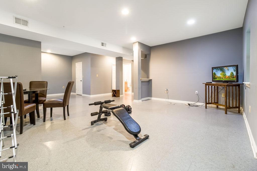 WOODMORE - Residential