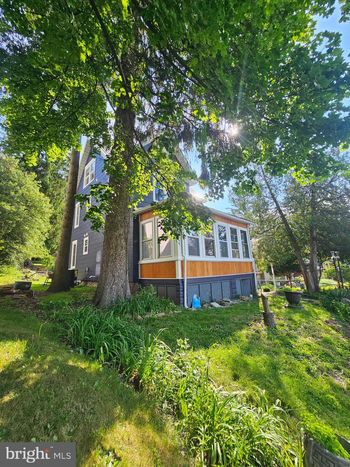 112 E PENNINGTON STREET