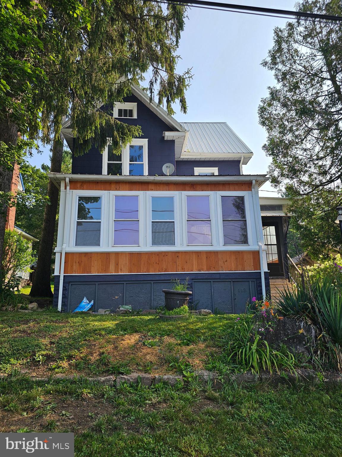 112 E PENNINGTON STREET