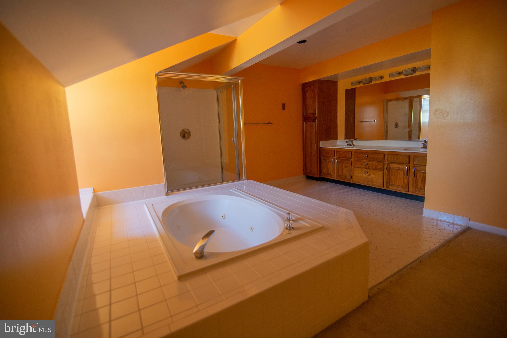 NOTTINGHAM WOODS - Residential