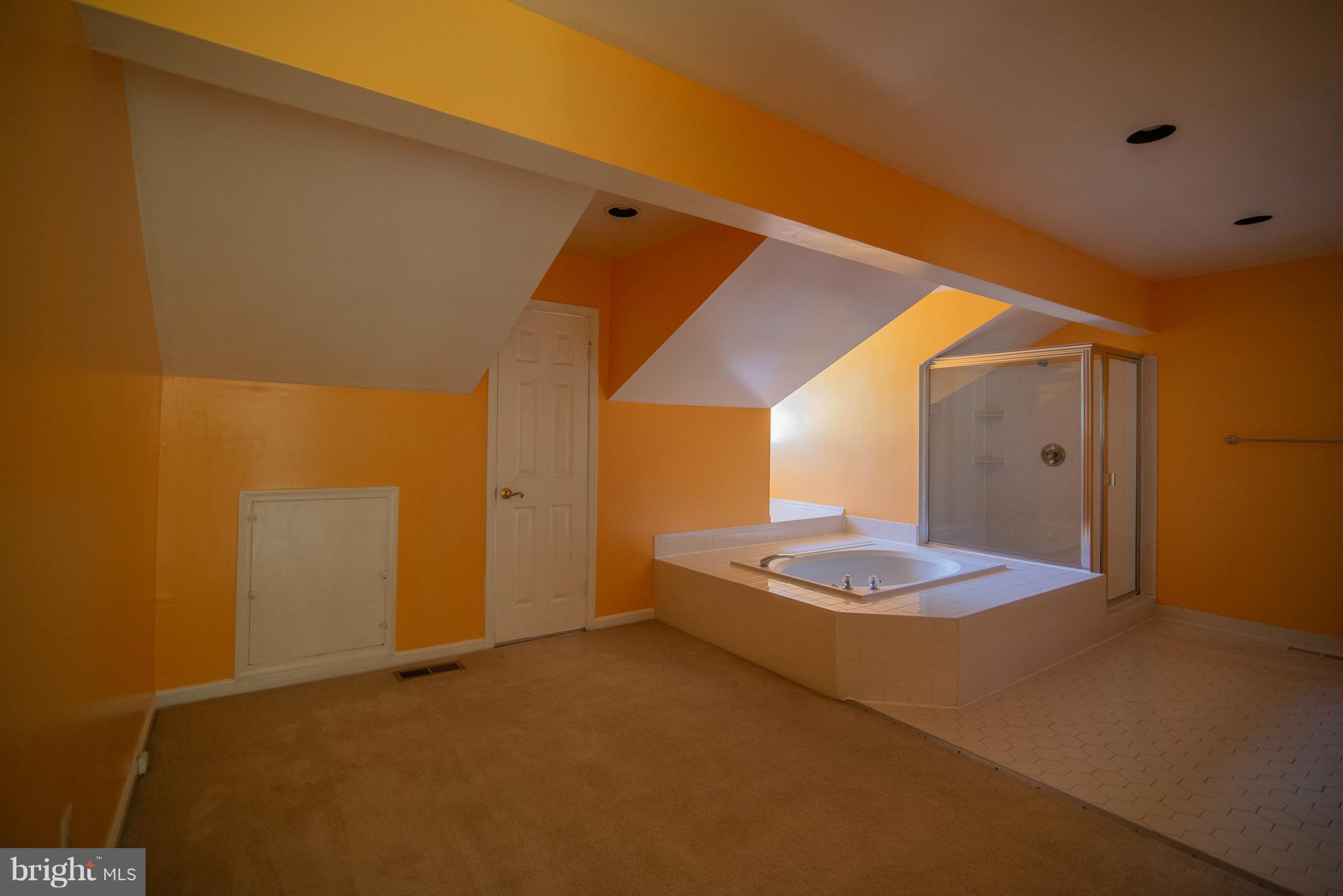 NOTTINGHAM WOODS - Residential