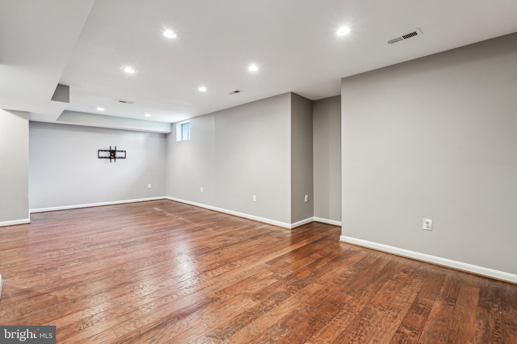 ASHBURN FARM - Residential