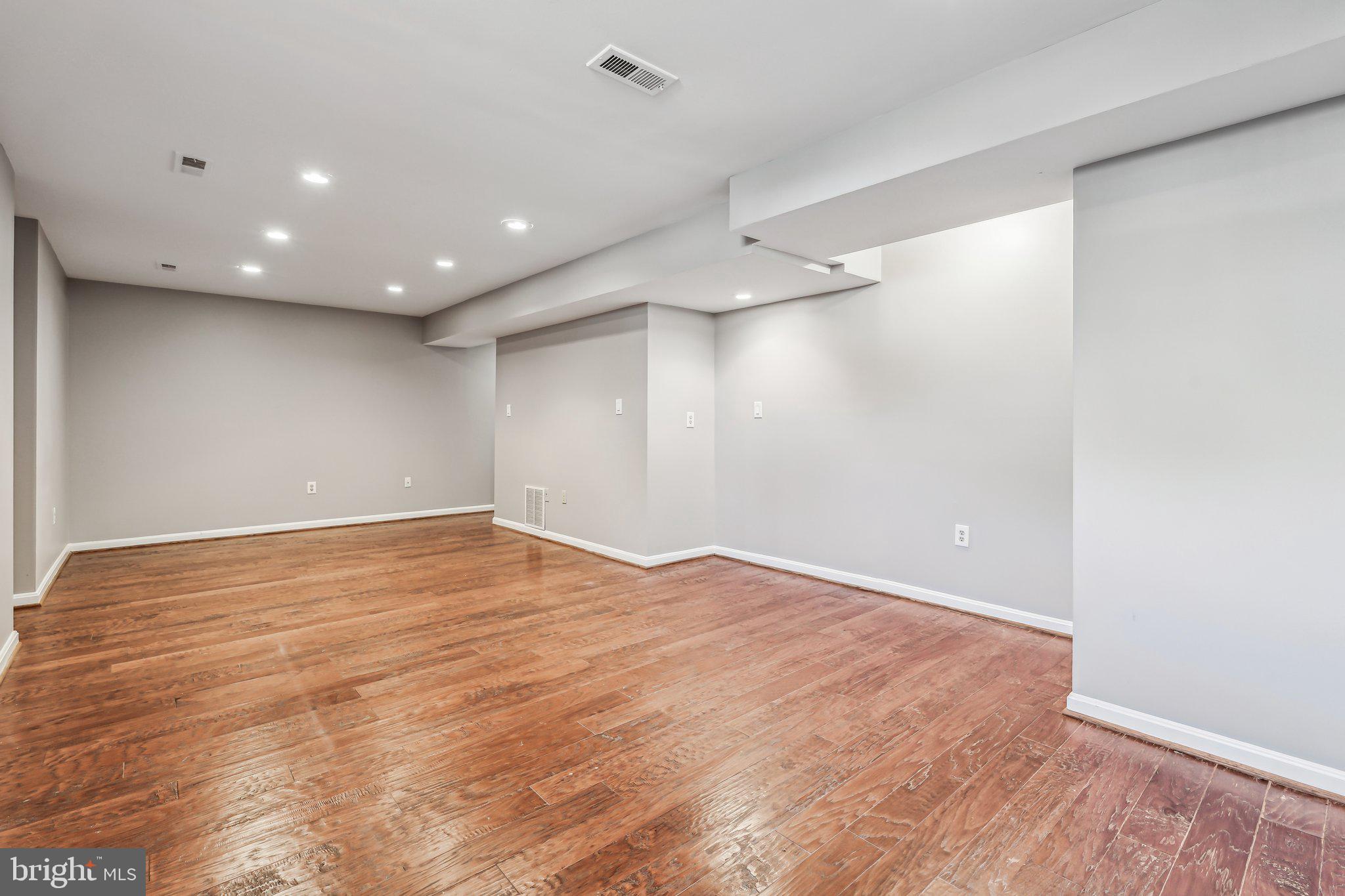 ASHBURN FARM - Residential