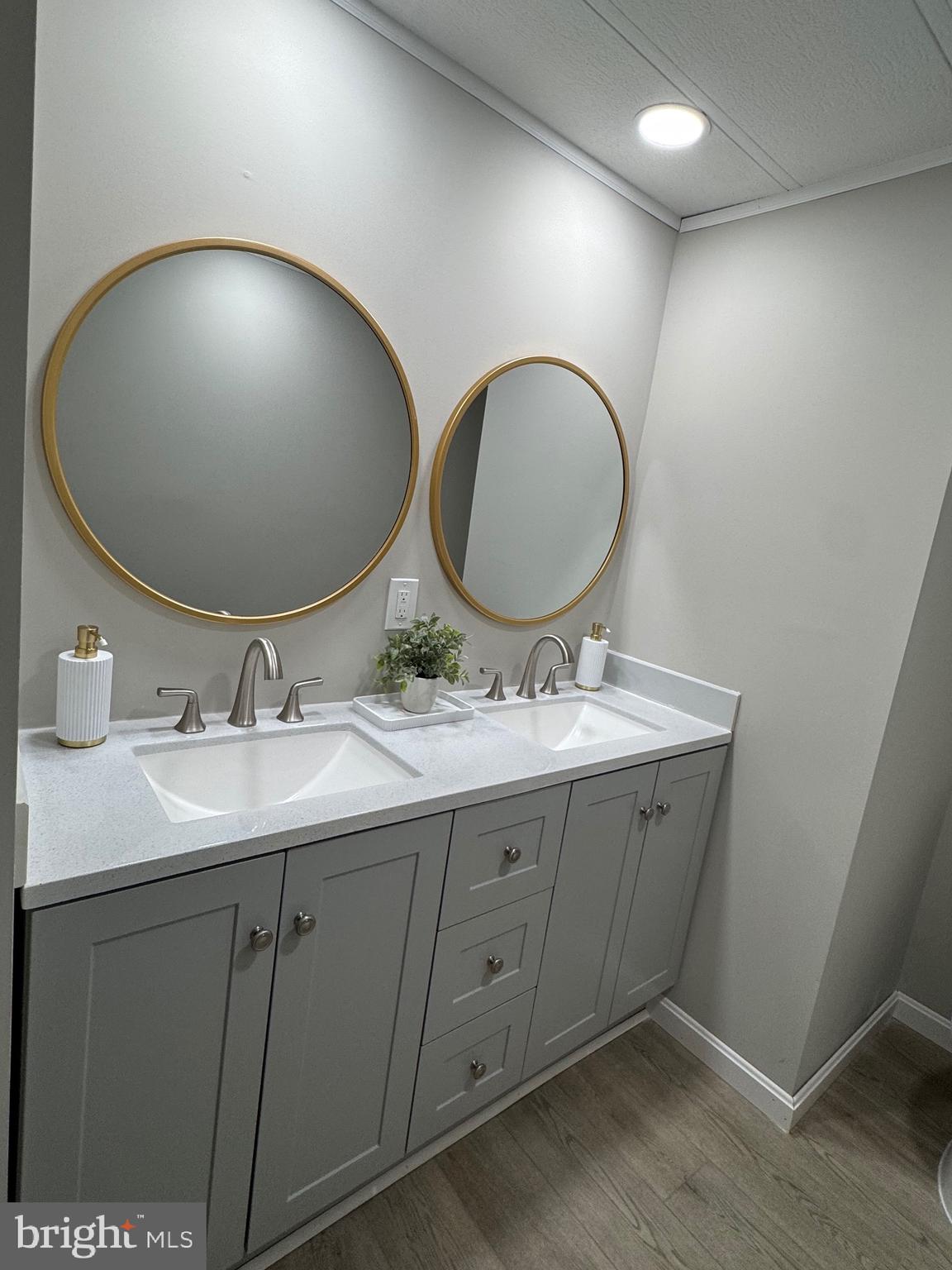 WAYSONS CORNER - Residential